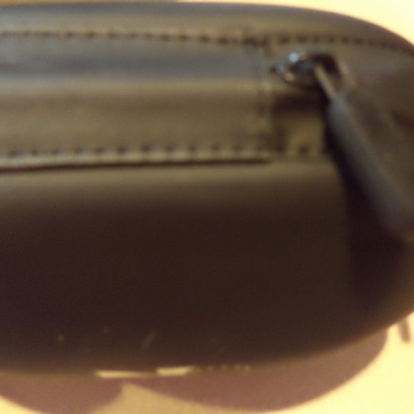 76 Zippered Black Box - Egg Shaped - Great Condition. - Picture 4 of 6